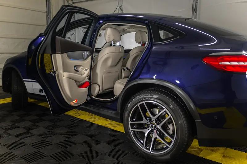 Mercedes GLC43 10