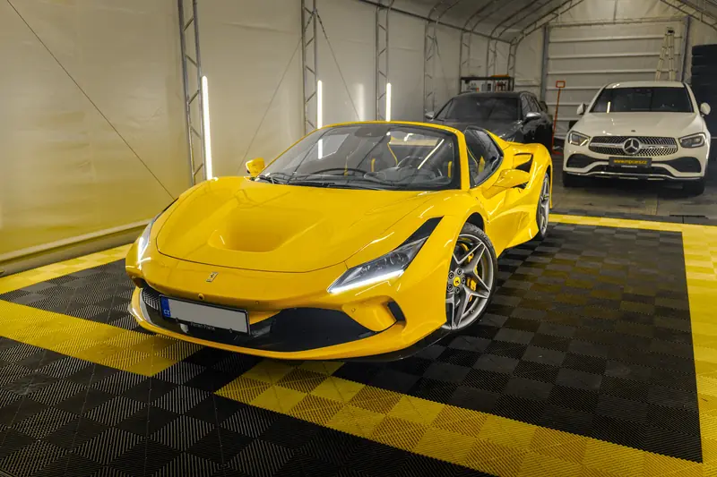 Ferrari F8 3