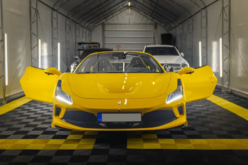 Ferrari F8 6