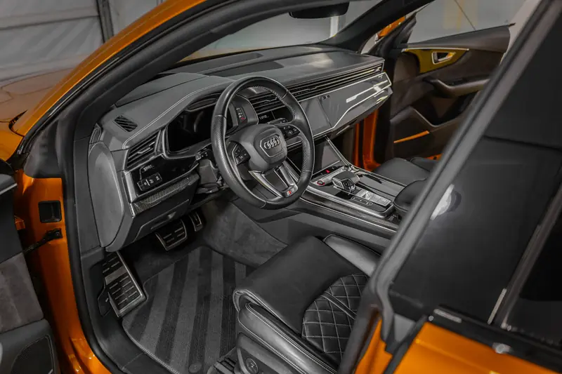 Audi sQ8 9
